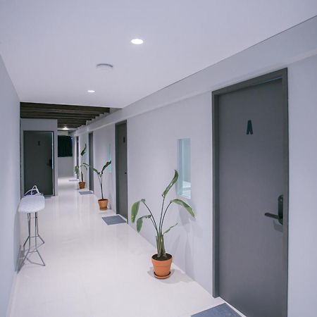Bluewaters Collab Quarters Hostel Сингапур Екстериор снимка
